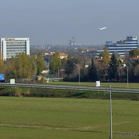 Airport Hotell 4*