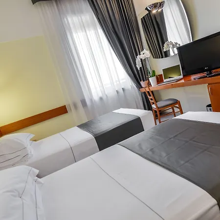 Airport Hotel 4*
