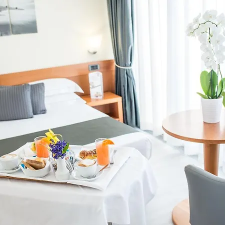Hotell Airport 4*