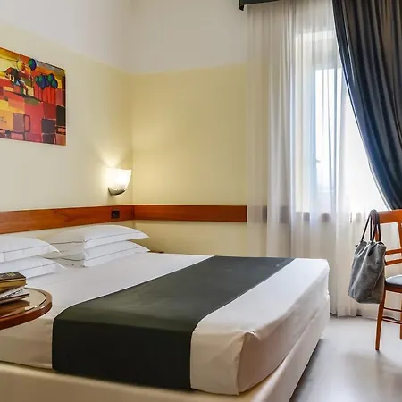 Hotell Airport 4*