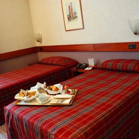Hotell Airport 4*