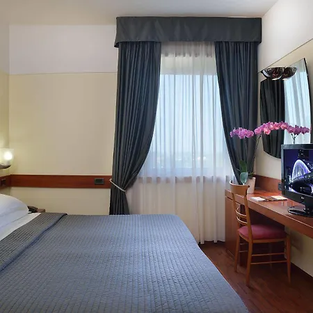 Hotel Airport 4*