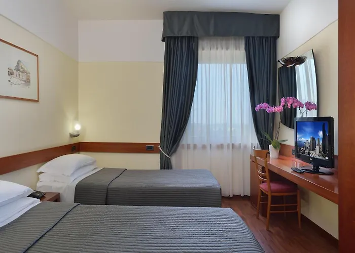 Hotel Airport 4*