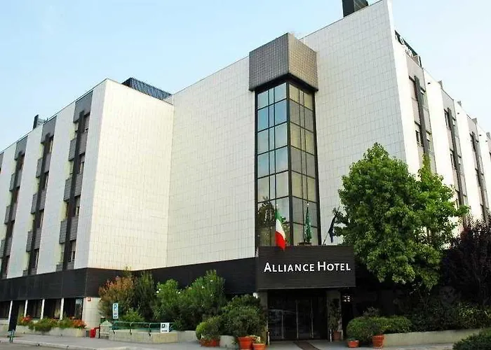 Hotell Airport 4*