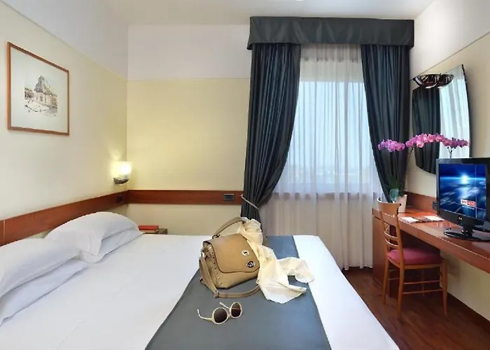 Airport Hotell 4*